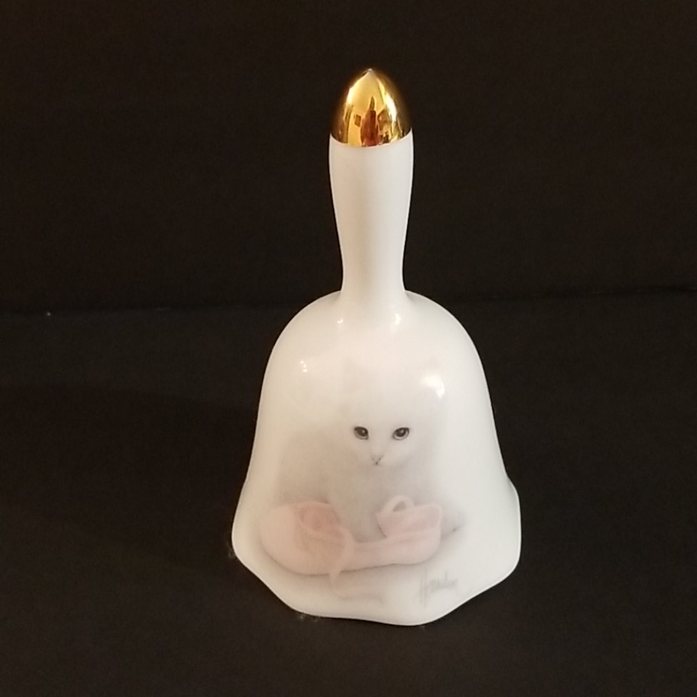 Otagiri Bob Harrison White Cat Bell